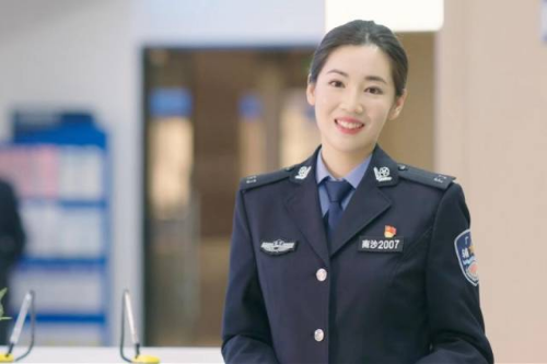 南沙区公安分局辅警曾子怡。